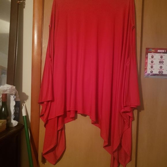 Tops - Picture 2 of 3